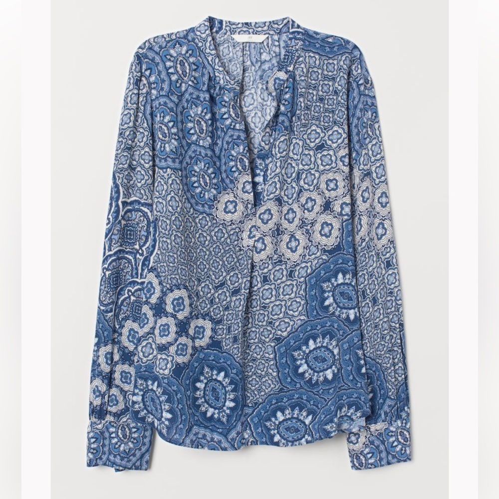 H&M long sleeved woman’s top.